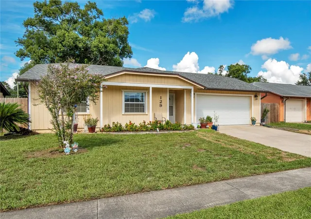 Photo 3 of Single family home for sale at 129 Reel Ct, Sanford, FL 32773 | MLS# O6435880 | Listing updated on 2026-10-03