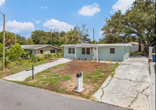 Photo 2 of Single family home for sale at 4624 Pirate Pl, New Port Richey, FL 34652 | MLS# TB8541559 | Listing updated on 2026-08-29