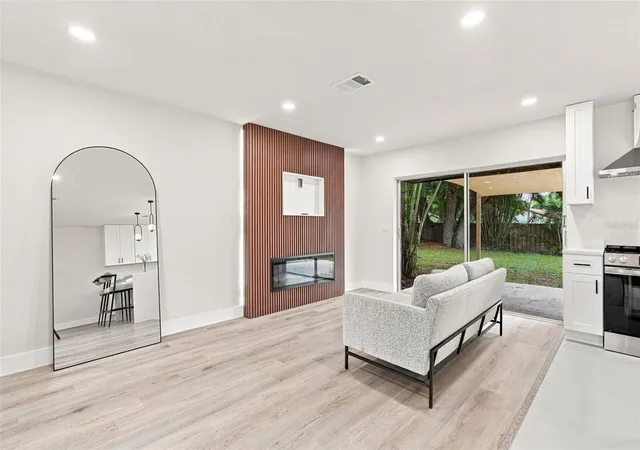 2nd image of 2902 42nd St W, Bradenton, FL 34205 | MLS# OM730911