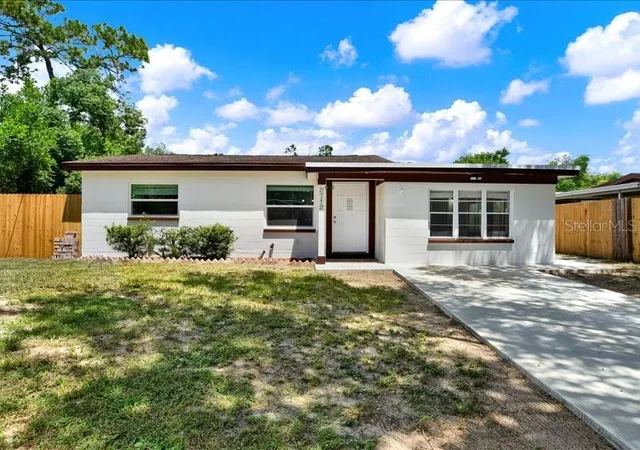 1st image of 2712 E 99Th Ave, Tampa, FL 33612 | MLS# TB8541566