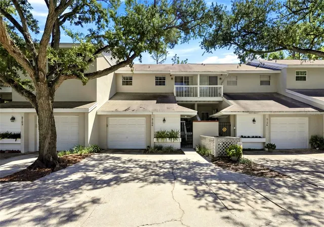 Photo 1 of Townhouse for sale at 5104 Bayshore Blvd, Tampa, FL 33611 | MLS# TB8541581 | Listing updated on 2026-10-03