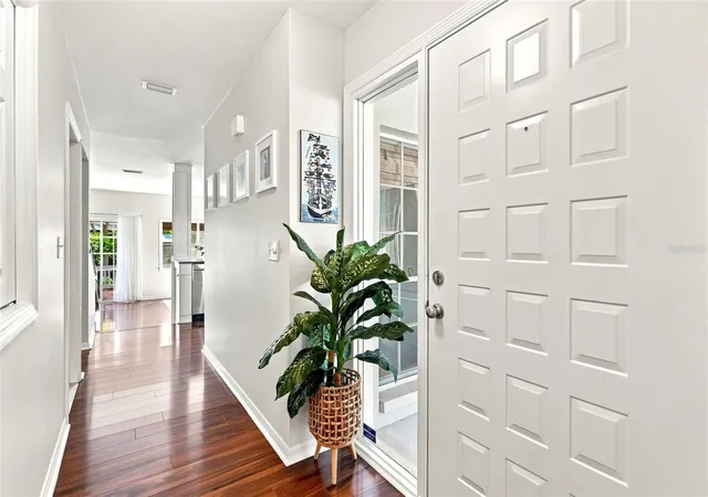 Photo 3 of Townhouse for sale at 5104 Bayshore Blvd, Tampa, FL 33611 | MLS# TB8541581 | Listing updated on 2026-10-03
