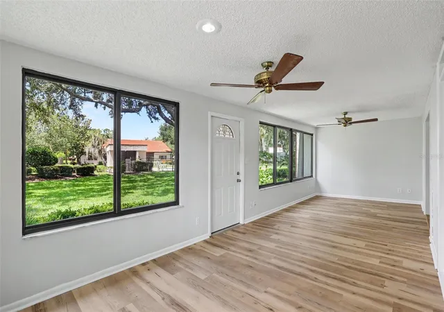 5th image of 108 Seville Ct N, Plant City, FL 33566 | MLS# O6435887