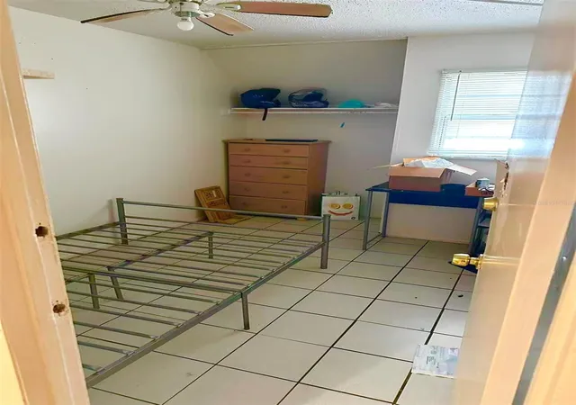 Listing Photo 2 - Condo for sale in building located at 914 Sw 8Th Ave, Gainesville, FL 32601 - Unit #42