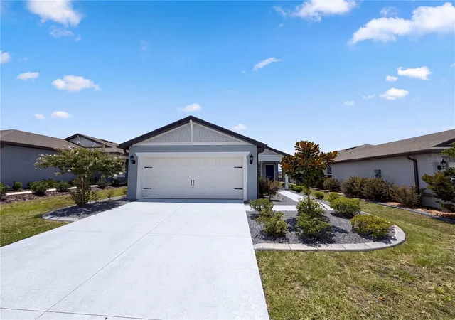 Photo 3 of Single family home for sale at 8332 Sw 54th Loop, Ocala, FL 34481 | MLS# O6435897 | Listing updated on 2026-09-08