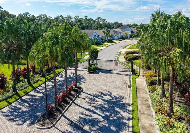 Photo 4 of Single family home for sale at 2546 Fireflag Ln, Sarasota, FL 34232 | MLS# A4703802 | Listing updated on 2026-09-13