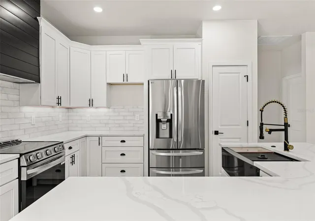 Photo 5 of Single family home for sale at 10439 Gypsy Ave, Weeki Wachee, FL 34613 | MLS# W7888839 | Listing updated on 2026-08-29