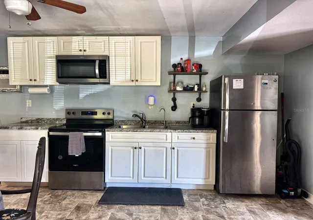 Photo 3 of Manufactured home for sale at 6838 N Carl G Rose Hwy, Hernando, FL 34442 | MLS# OM730917 | Listing updated on 2026-09-29