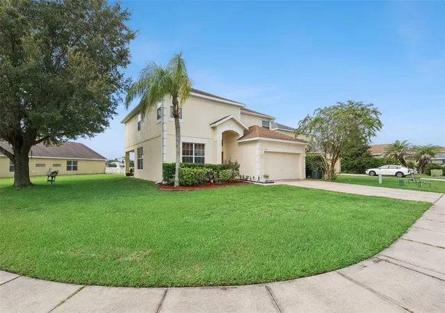 Photo 2 of Single family home for sale at 3636 Bristol Cove Ln, St Cloud, FL 34772 | MLS# S5156142 | Listing updated on 2026-08-26