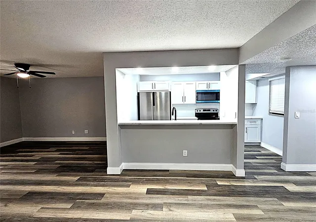 5th image of 1720 Glenhouse Dr #328, Sarasota, FL 34231 | MLS# A4703809