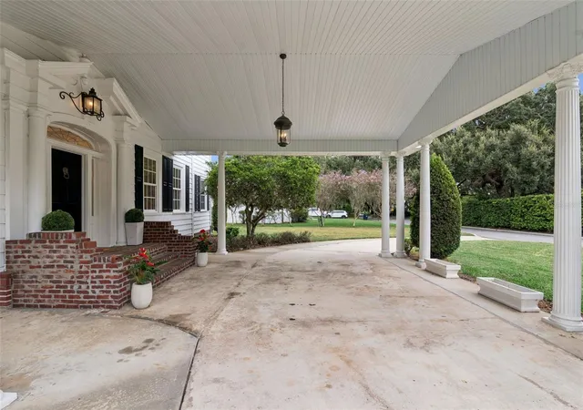Photo 4 of Single family home for sale at 5240 Alleman Dr, Orlando, FL 32809 | MLS# O6435912 | Listing updated on 2026-10-17