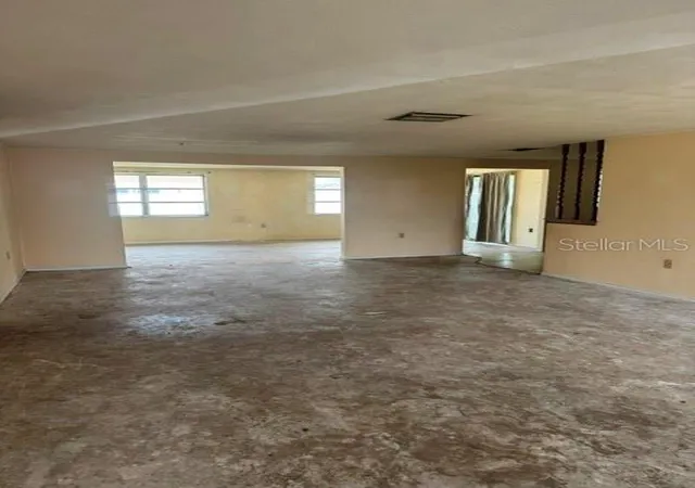 Photo 3 of Sale Pending at 7221 Oakshire Dr, Port Richey, FL 34668 | MLS# W7888840 | Listing updated on 2026-08-27