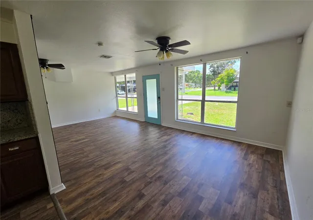 Photo 3 of Single family home for sale at 1500 Crest Ave, Leesburg, FL 34748 | MLS# O6435924 | Listing updated on 2026-10-16