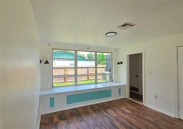 Photo 4 of Single family home for sale at 1500 Crest Ave, Leesburg, FL 34748 | MLS# O6435924 | Listing updated on 2026-10-16