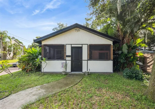 Photo 3 of Multi family home for sale at 1417 Belgrade Ave, Orlando, FL 32803 | MLS# W7888842 | Listing updated on 2026-09-06