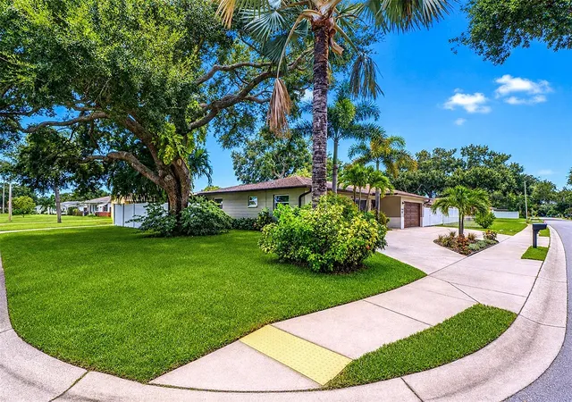 Photo 2 of Single family home for sale at 4948 97th Way, St Petersburg, FL 33708 | MLS# TB8541650 | Listing updated on 2026-09-02