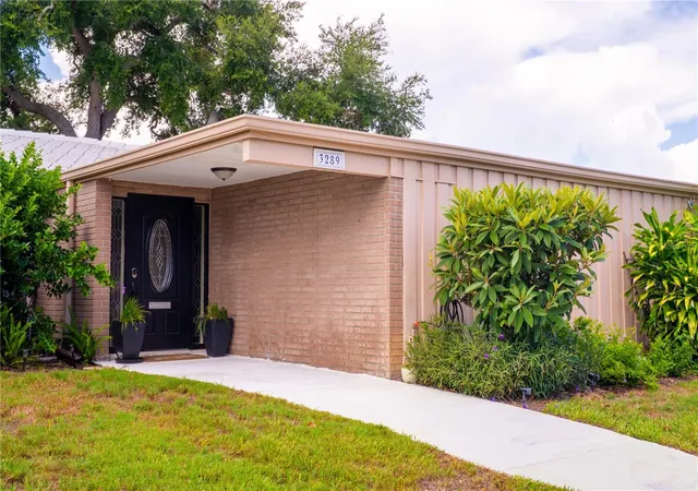 2nd image of 3289 Fairhaven Ln #112, Sarasota, FL 34239 | MLS# A4703814