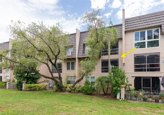 Listing Photo 2 - Condo for sale in building located at 209 Cordova Grn, SEMINOLE, FL 33777 - Unit #209