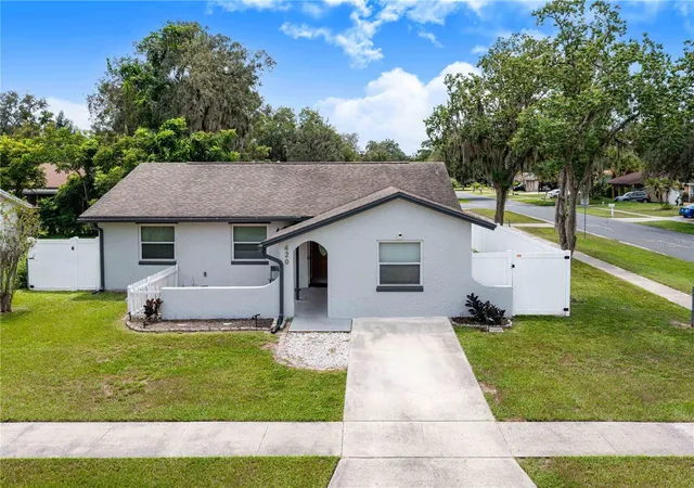 Photo 2 of Single family home for sale at 420 Nantahala Ct, Casselberry, FL 32707 | MLS# P4939685 | Listing updated on 2026-10-01