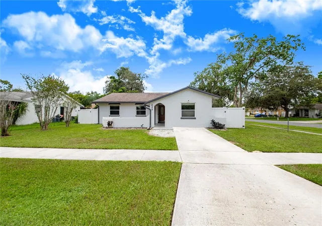 Photo 3 of Single family home for sale at 420 Nantahala Ct, Casselberry, FL 32707 | MLS# P4939685 | Listing updated on 2026-10-01