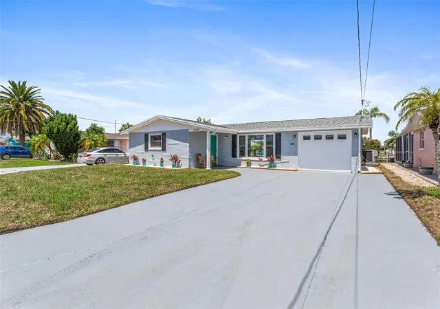 2nd image of 12700 5th Iss, Hudson, FL 34667 | MLS# TB8541661