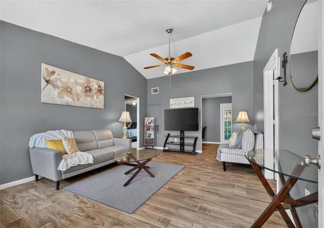 4th image of 125 Cherokee Dr, Auburndale, FL 33823 | MLS# S5156148