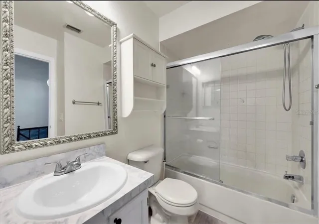 Listing Photo 5 - Condo for sale in building located at 11338 Stratton Park Dr, TEMPLE TERRACE, FL 33617