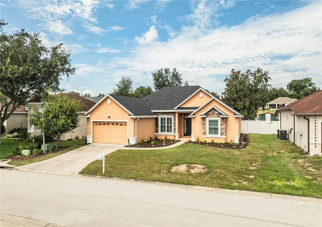 3rd image of 6331 Alamanda Hills Dr, Lakeland, FL 33813 | MLS# L4964506
