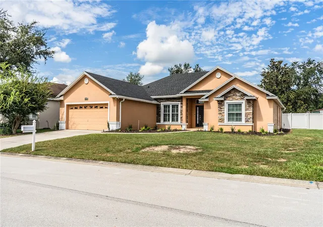 4th image of 6331 Alamanda Hills Dr, Lakeland, FL 33813 | MLS# L4964506