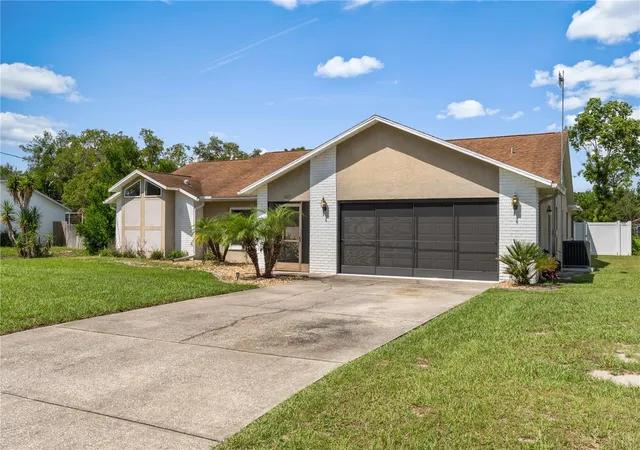 Photo 3 of Single family home for sale at 2285 Godfrey Ave, Spring Hill, FL 34609 | MLS# W7888847 | Listing updated on 2026-08-29