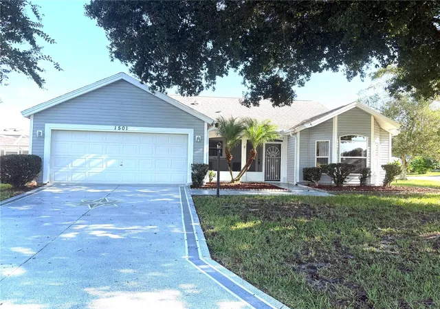 Photo 1 of Single family home for sale at 1501 Nueva Pl, Lady Lake, FL 32159 | MLS# G5116841 | Listing updated on 2026-09-19