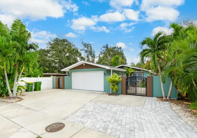 Photo 2 of Single family home for sale at 2598 Wood St, Sarasota, FL 34237 | MLS# A4703821 | Listing updated on 2026-09-16
