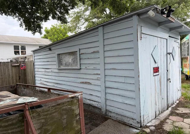 Photo 4 of Single family home for sale at 618 15th Street N, Saint Petersburg, FL | MLS# FC320908 | Listing updated on 2026-09-19