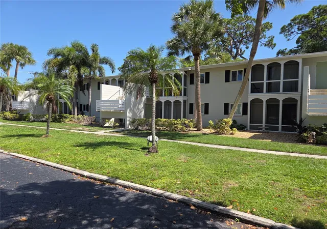 2nd image of 2304 Ringling Blvd, SARASOTA, FL 34237