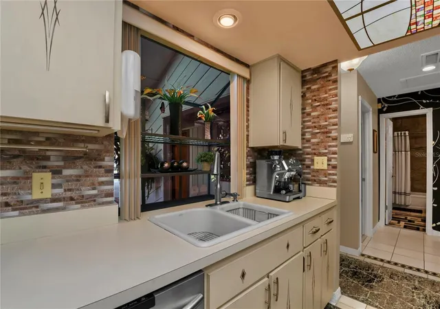 Photo 3 of Townhouse for sale at 3884 Villa Rose Ln, Orlando, FL 32808 | MLS# O6435960 | Listing updated on 2026-10-22