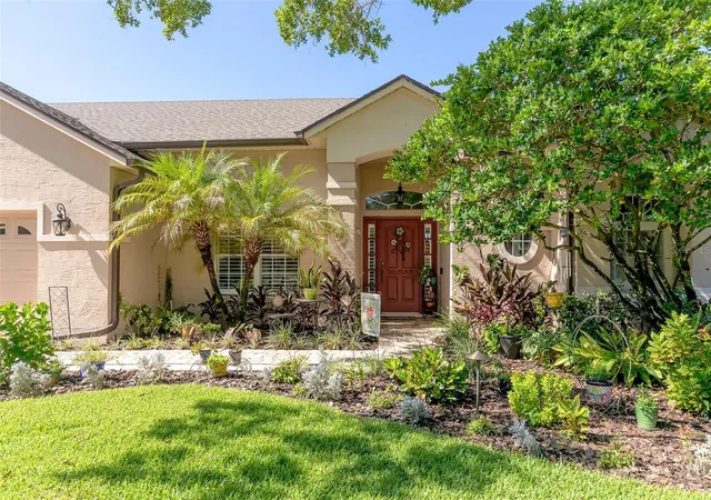 Photo 3 of Sale Pending at 5308 Chiswick Cir, Belle Isle, FL 32812 | MLS# O6435963 | Listing updated on 2026-09-12