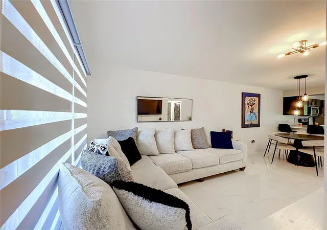 Photo 3 of Condo for sale at 121 Reserve Cir #105, Oviedo, FL 32765 | MLS# S5156157 | Listing updated on 2026-09-22