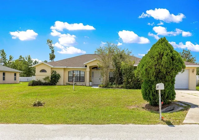 Photo 2 of Single family home for sale at 4840 Sw 107th Ln, Ocala, FL 34476 | MLS# OM730929 | Listing updated on 2026-08-27