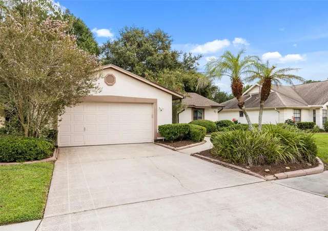 Photo 3 of Single family home for sale at 11813 Scotty Dr, Orlando, FL 32821 | MLS# O6435971 | Listing updated on 2026-09-28