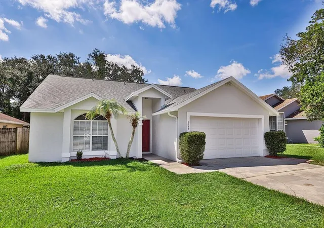 Photo 3 of Single family home for sale at 1098 Sugarberry Trl, Oviedo, FL 32765 | MLS# O6435972 | Listing updated on 2026-09-05