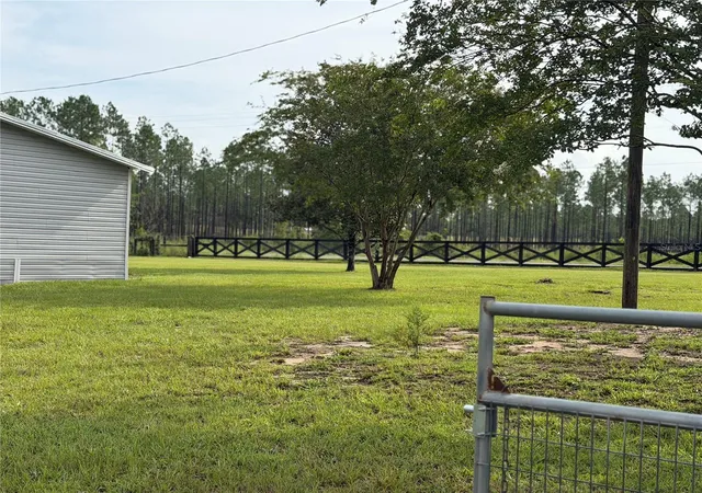 Photo 3 of Manufactured home for sale at 13991 Ne 10Th St, Williston, FL 32696 | MLS# OM730931 | Listing updated on 2026-10-09