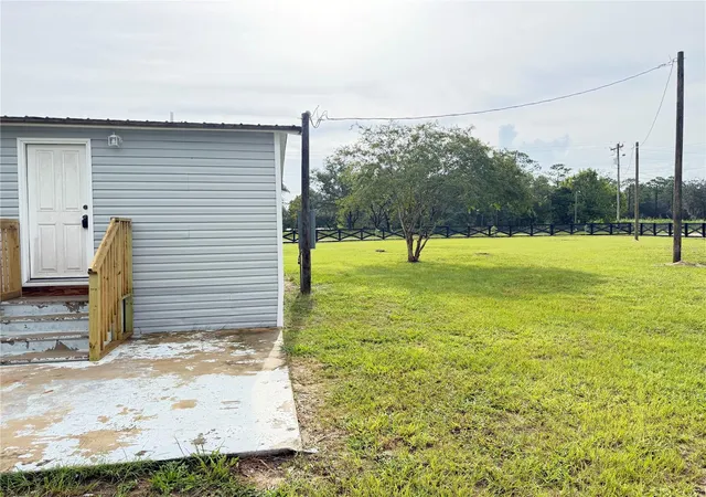 Photo 4 of Manufactured home for sale at 13991 Ne 10Th St, Williston, FL 32696 | MLS# OM730931 | Listing updated on 2026-10-09