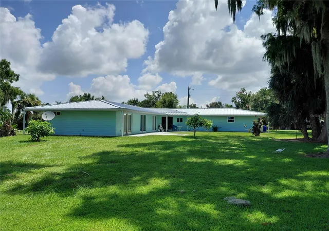 Photo 2 of Single family home for sale at 1303 Club Ln, Lorida, FL 33857 | MLS# TB8541711 | Listing updated on 2026-08-27