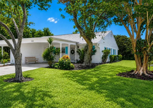 Photo 2 of Condo for sale at 9406 Andover Cir, Bradenton, FL 34210 | MLS# A4703831 | Listing updated on 2026-10-06
