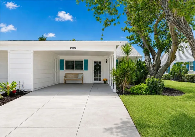 Photo 3 of Condo for sale at 9406 Andover Cir, Bradenton, FL 34210 | MLS# A4703831 | Listing updated on 2026-10-06