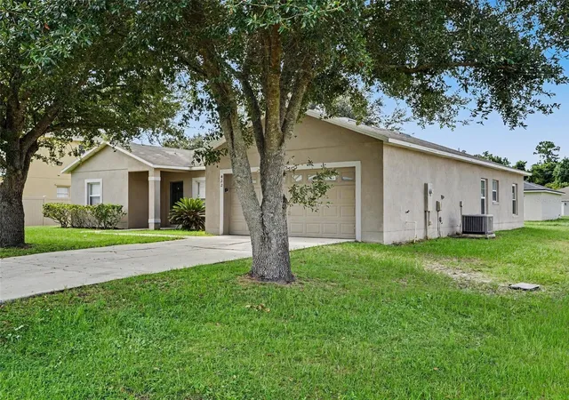 Photo 3 of Single family home for sale at 422 Columbia Ct, Poinciana, FL 34759 | MLS# O6435987 | Listing updated on 2026-08-28