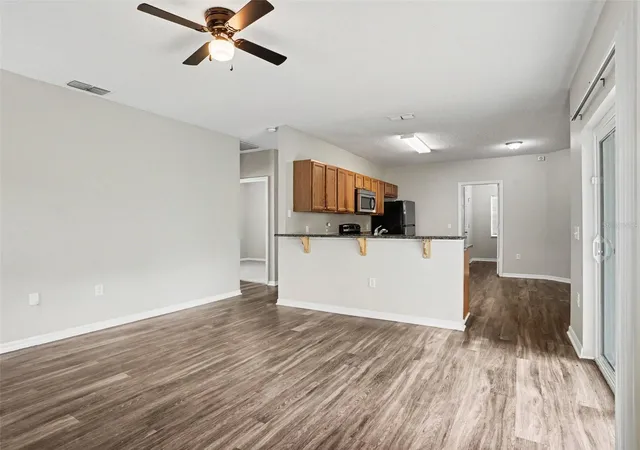 Photo 4 of Single family home for sale at 422 Columbia Ct, Poinciana, FL 34759 | MLS# O6435987 | Listing updated on 2026-08-28