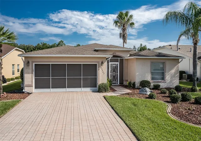 Photo 3 of Single family home for sale at 15547 Sw 13th Cir, Ocala, FL 34473 | MLS# OM730934 | Listing updated on 2026-09-29