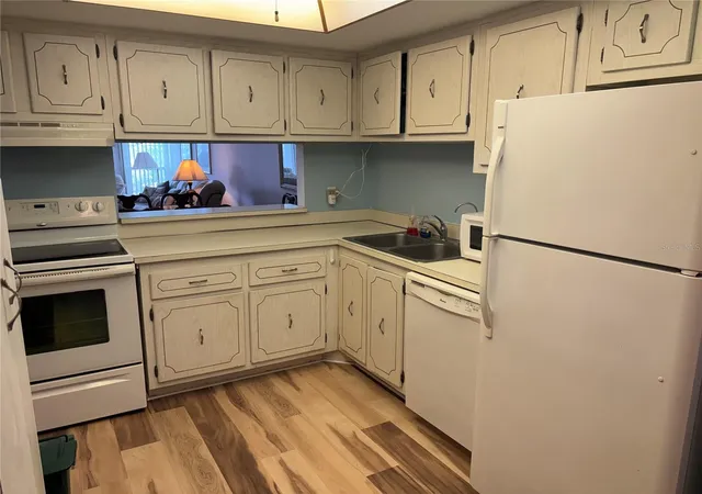 3rd image of 4910 38Th Wy S #411, St Petersburg, FL 33711 | MLS# TB8541724