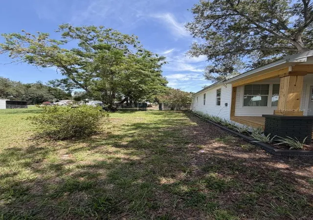 Photo 4 of Single family home for sale at 10120 Alafia St, Gibsonton, FL 33534 | MLS# TB8541731 | Listing updated on 2026-09-30